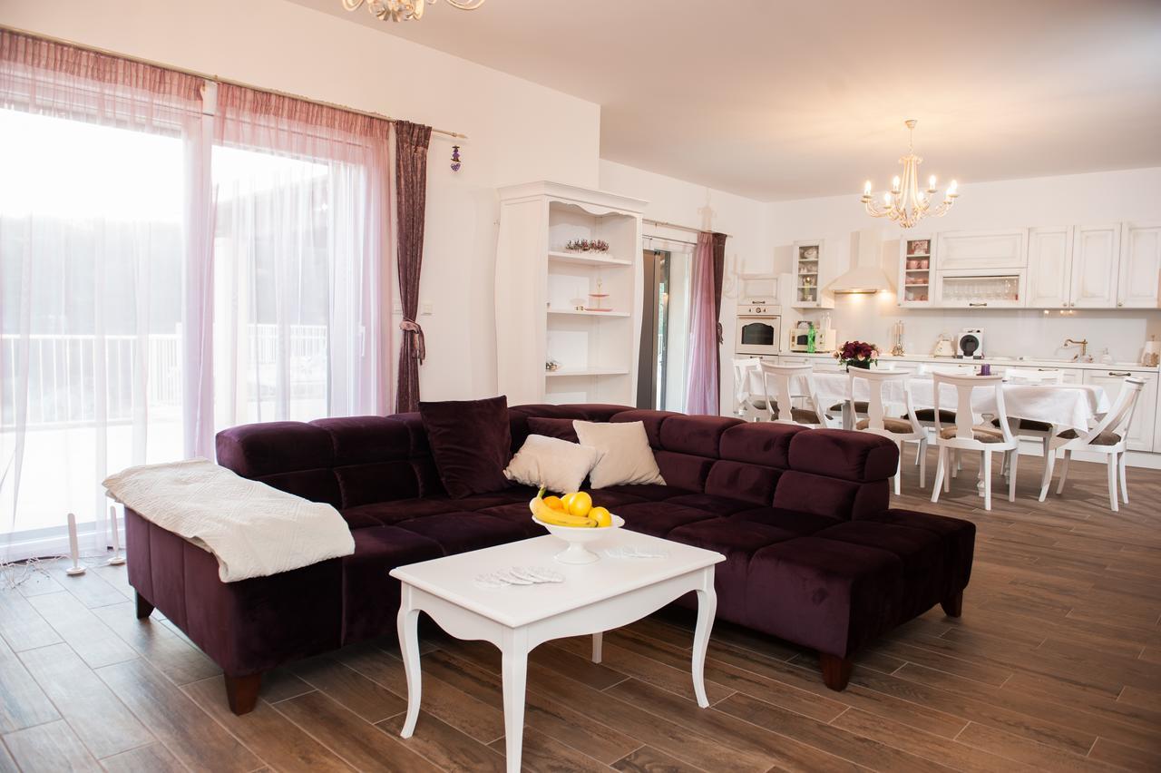 Luxury Villa Kate - In Lucice Bay With Turquoise Sea, Amazing Seaviews, And Heated Pool Milna  Extérieur photo