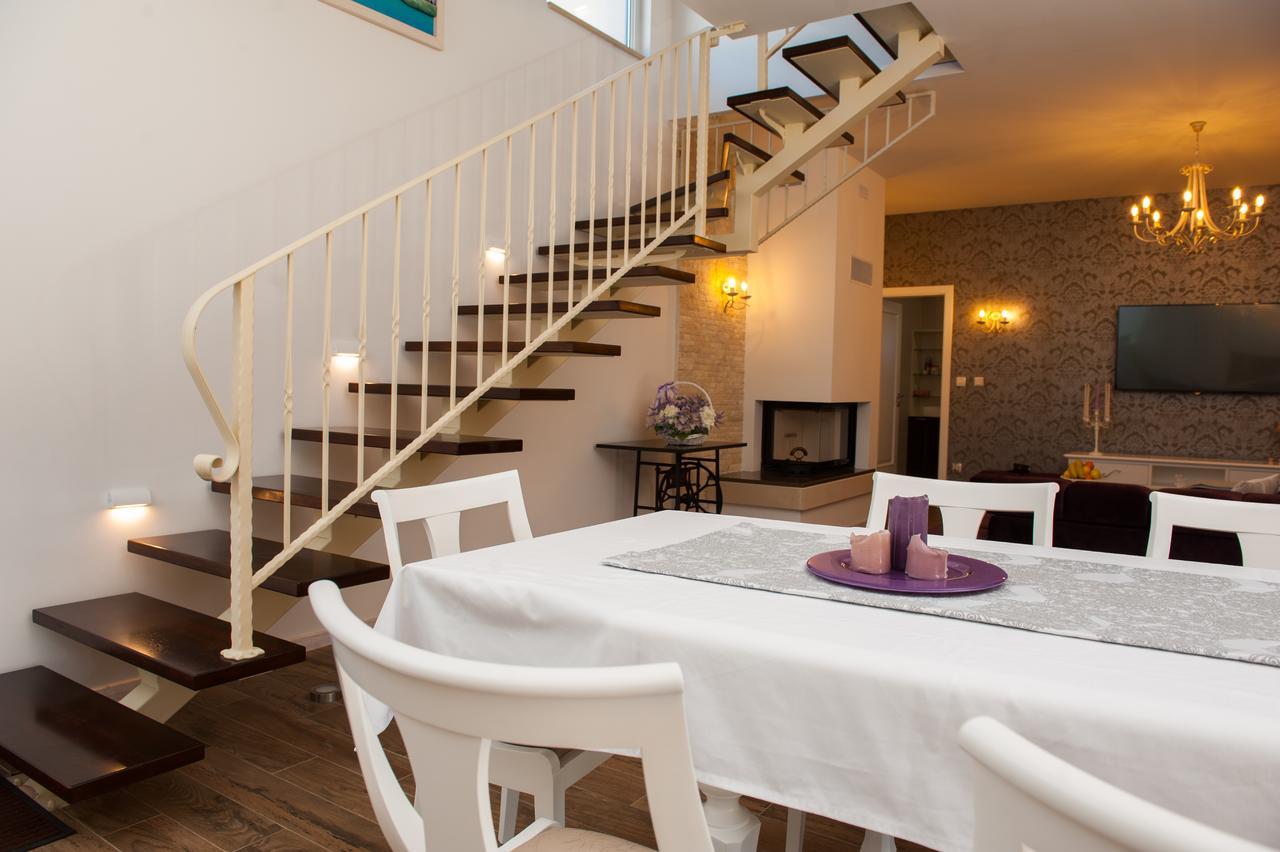 Luxury Villa Kate - In Lucice Bay With Turquoise Sea, Amazing Seaviews, And Heated Pool Milna  Extérieur photo