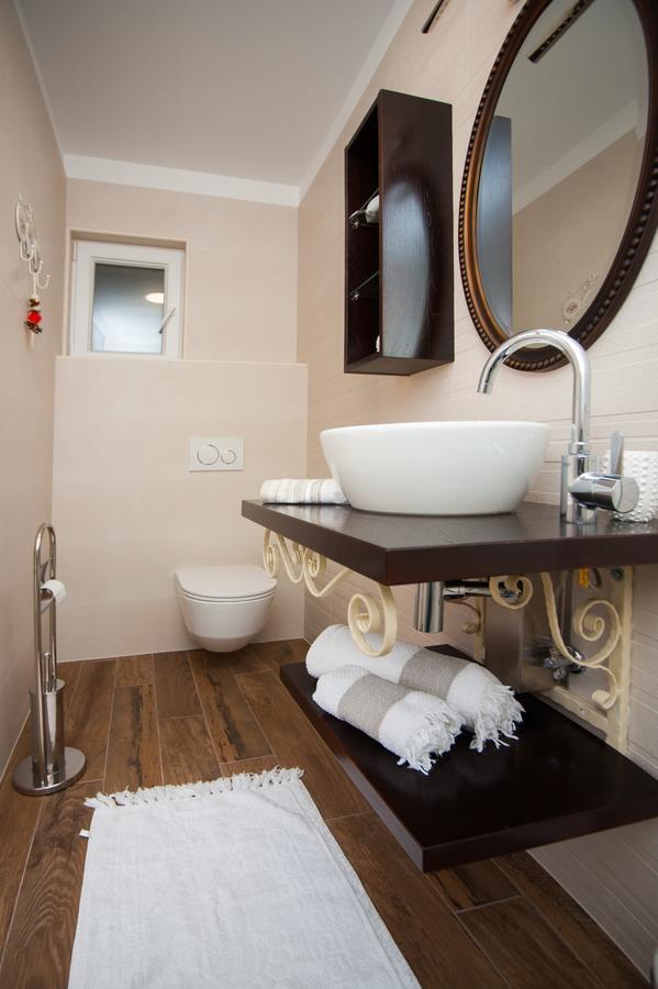 Luxury Villa Kate - In Lucice Bay With Turquoise Sea, Amazing Seaviews, And Heated Pool Milna  Extérieur photo