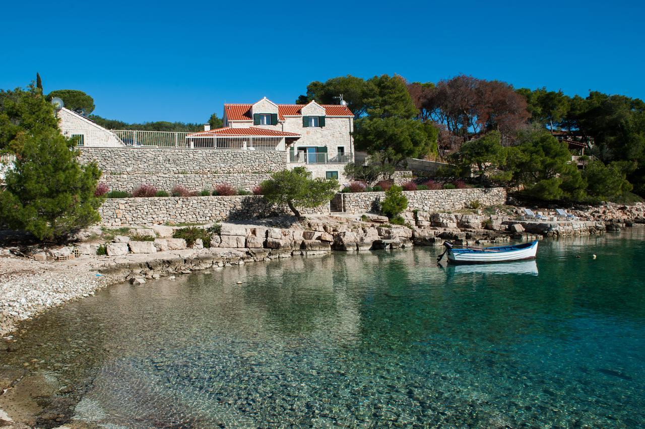 Luxury Villa Kate - In Lucice Bay With Turquoise Sea, Amazing Seaviews, And Heated Pool Milna  Extérieur photo