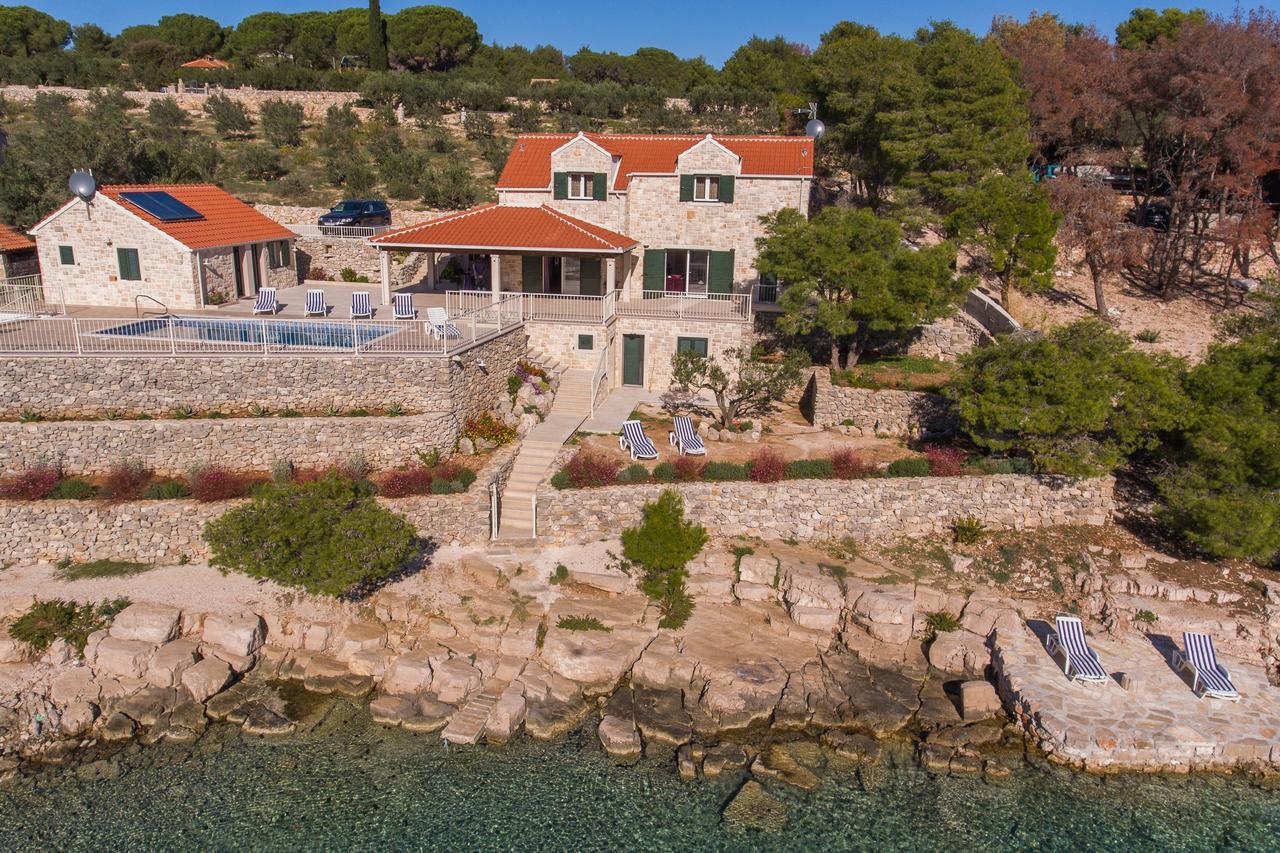 Luxury Villa Kate - In Lucice Bay With Turquoise Sea, Amazing Seaviews, And Heated Pool Milna  Extérieur photo