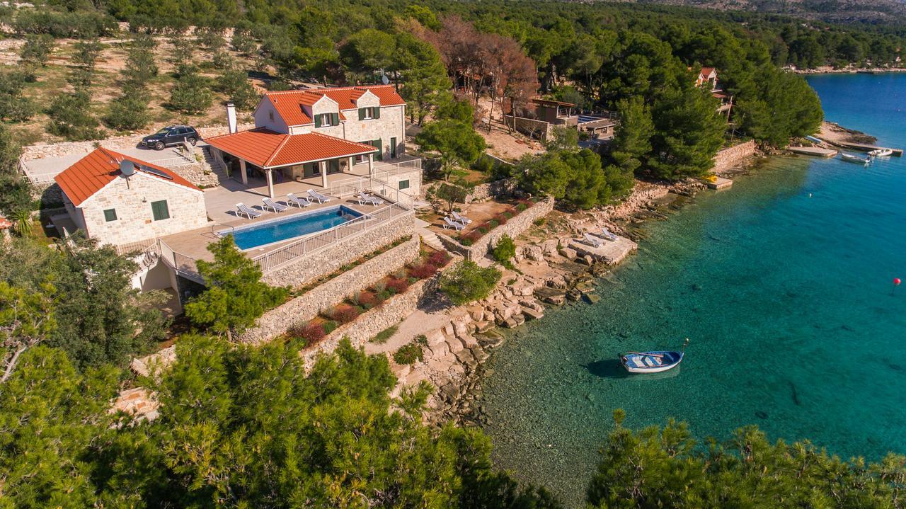 Luxury Villa Kate - In Lucice Bay With Turquoise Sea, Amazing Seaviews, And Heated Pool Milna  Extérieur photo