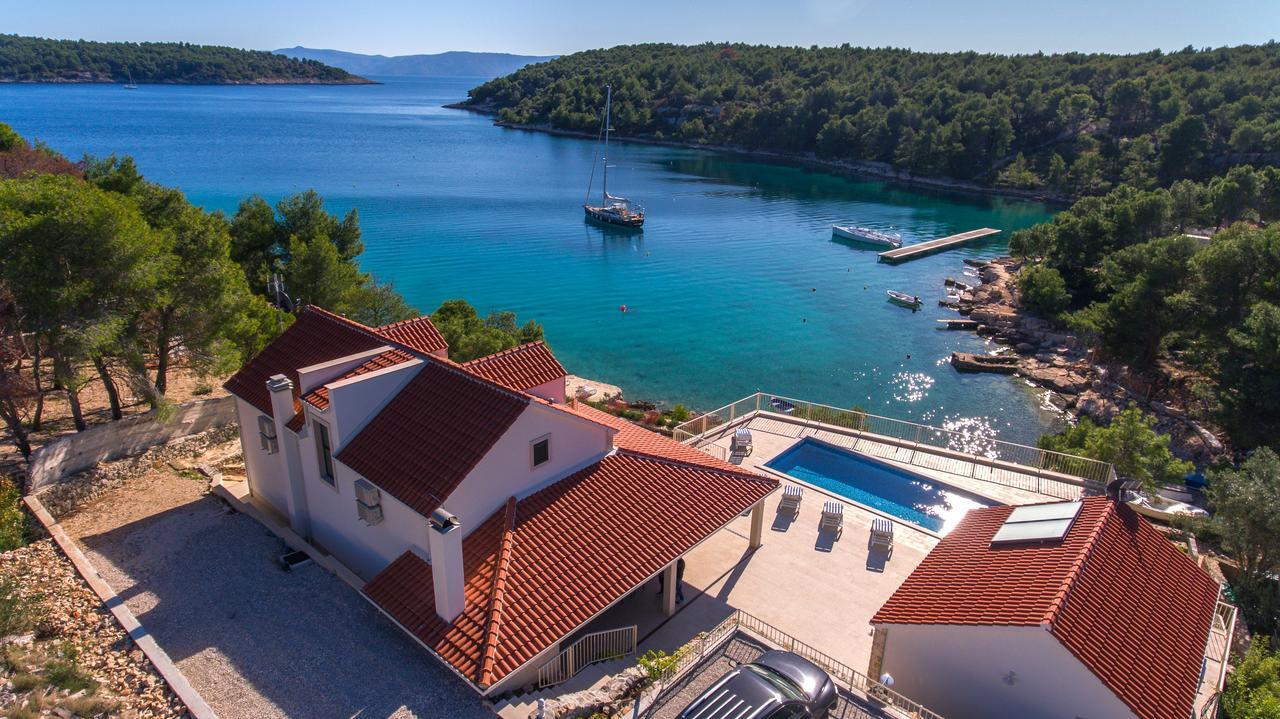 Luxury Villa Kate - In Lucice Bay With Turquoise Sea, Amazing Seaviews, And Heated Pool Milna  Extérieur photo