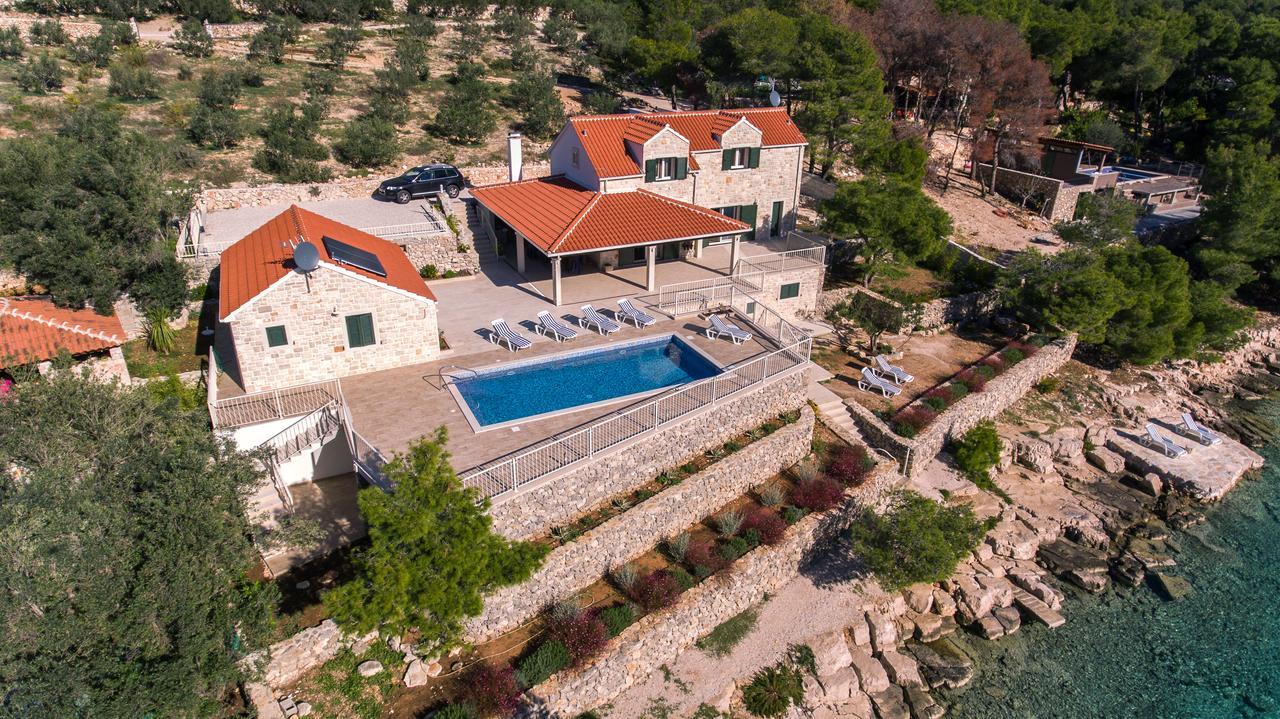 Luxury Villa Kate - In Lucice Bay With Turquoise Sea, Amazing Seaviews, And Heated Pool Milna  Extérieur photo