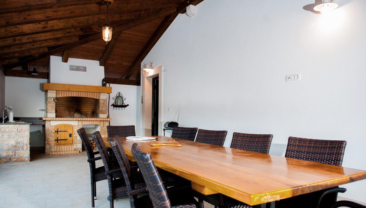 Luxury Villa Kate - In Lucice Bay With Turquoise Sea, Amazing Seaviews, And Heated Pool Milna  Extérieur photo