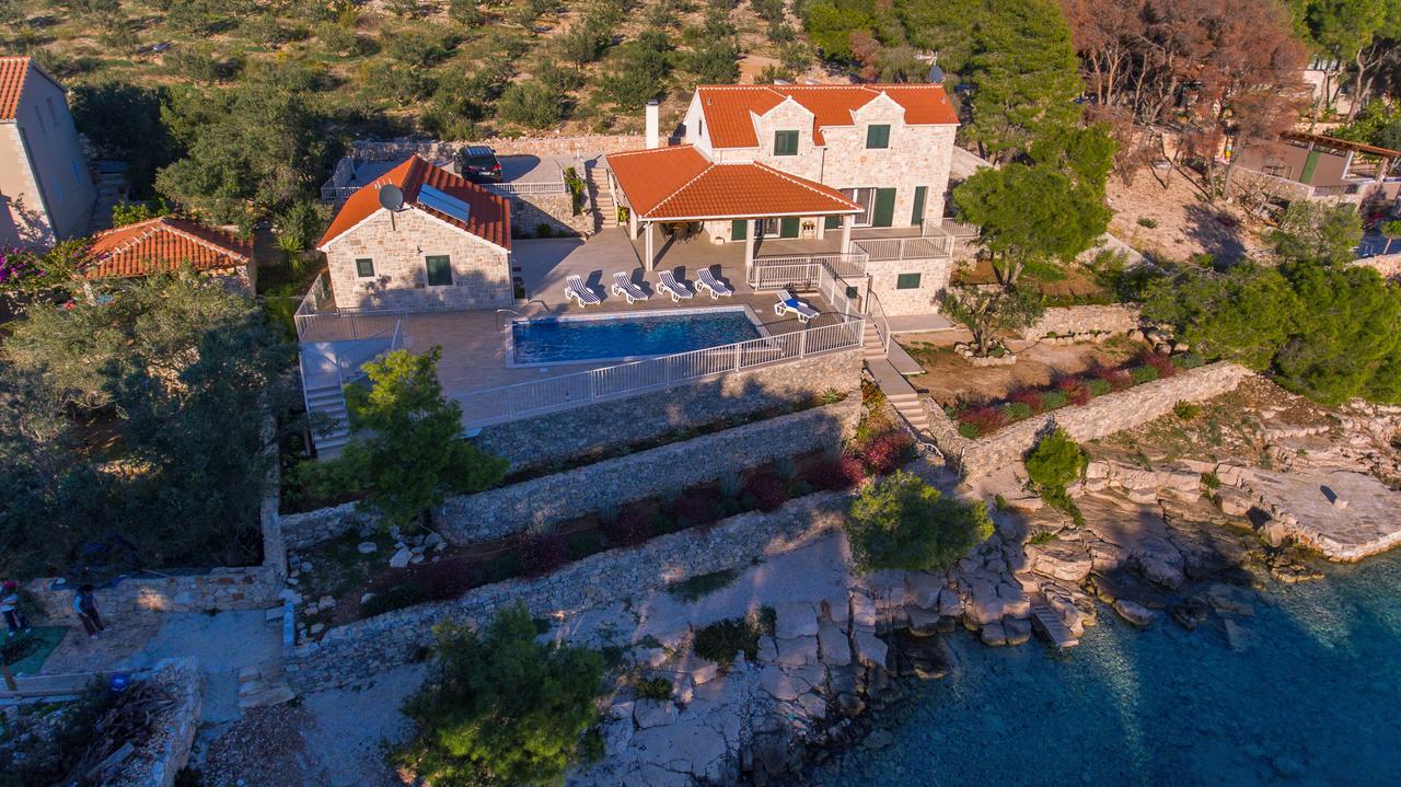 Luxury Villa Kate - In Lucice Bay With Turquoise Sea, Amazing Seaviews, And Heated Pool Milna  Extérieur photo
