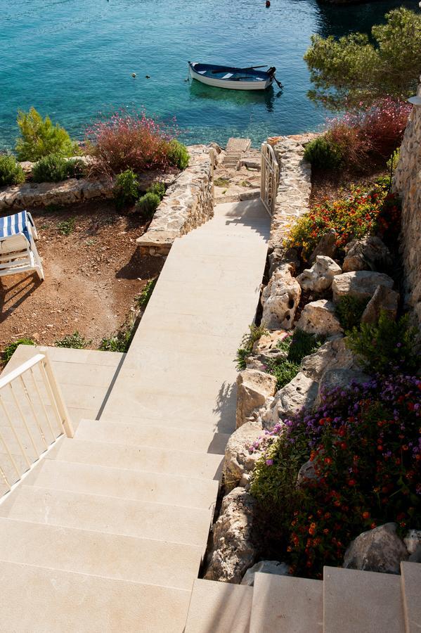 Luxury Villa Kate - In Lucice Bay With Turquoise Sea, Amazing Seaviews, And Heated Pool Milna  Extérieur photo